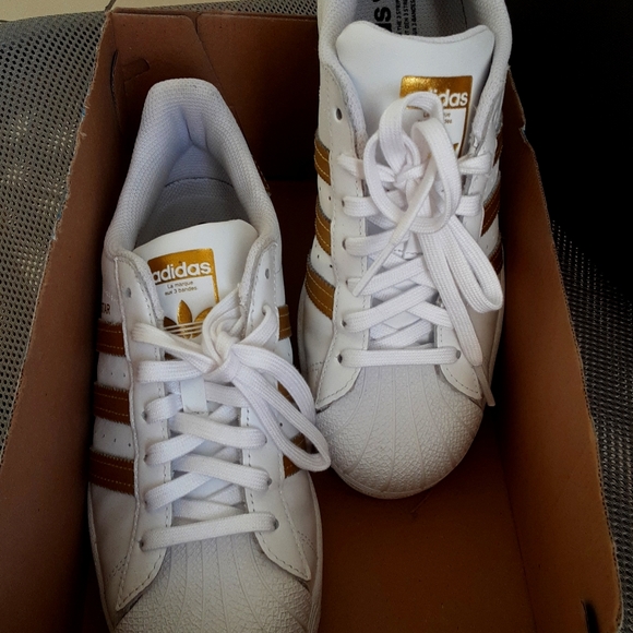 adidas Shoes - ADIDAS Superstar